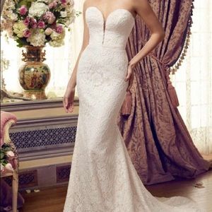 Brand New Mikaella Wedding Gown